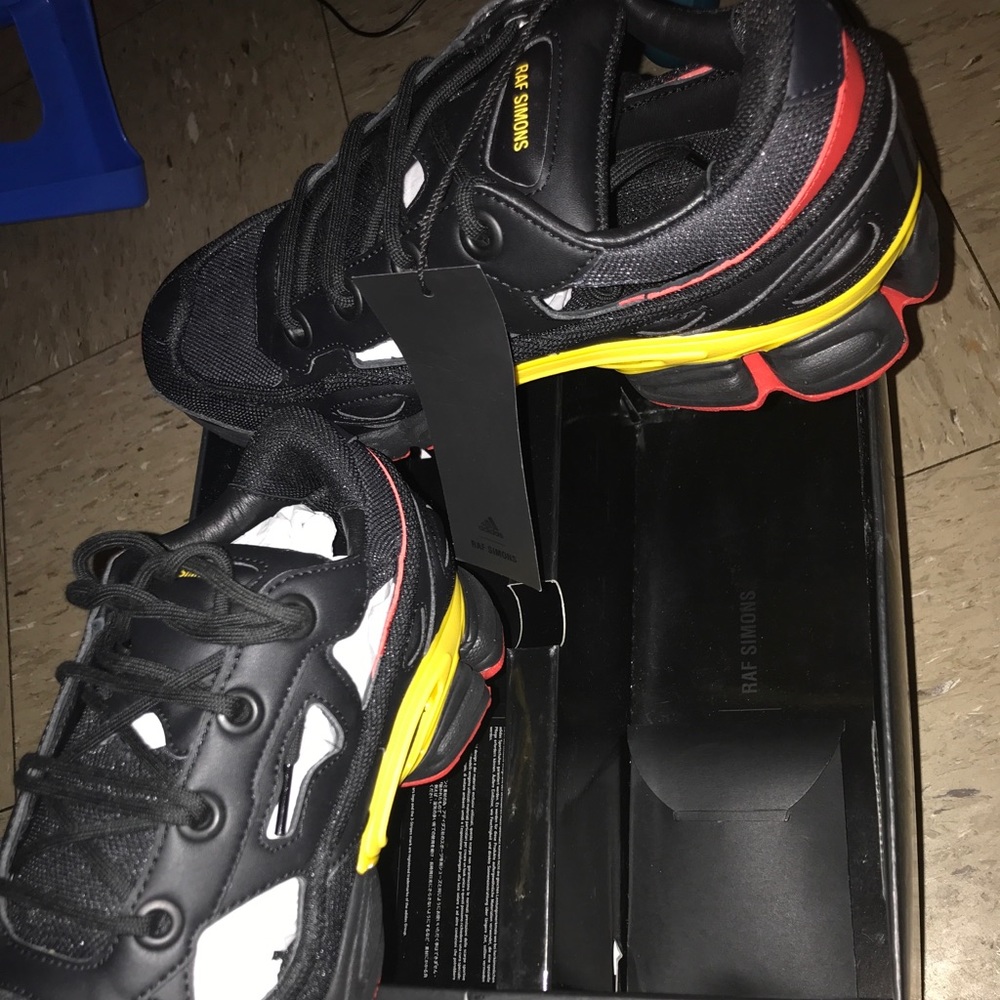 Raf Simons - Picture 1 of 8